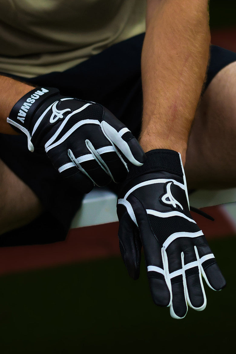 ProSway Onyx Batting Gloves - Peter’s Release